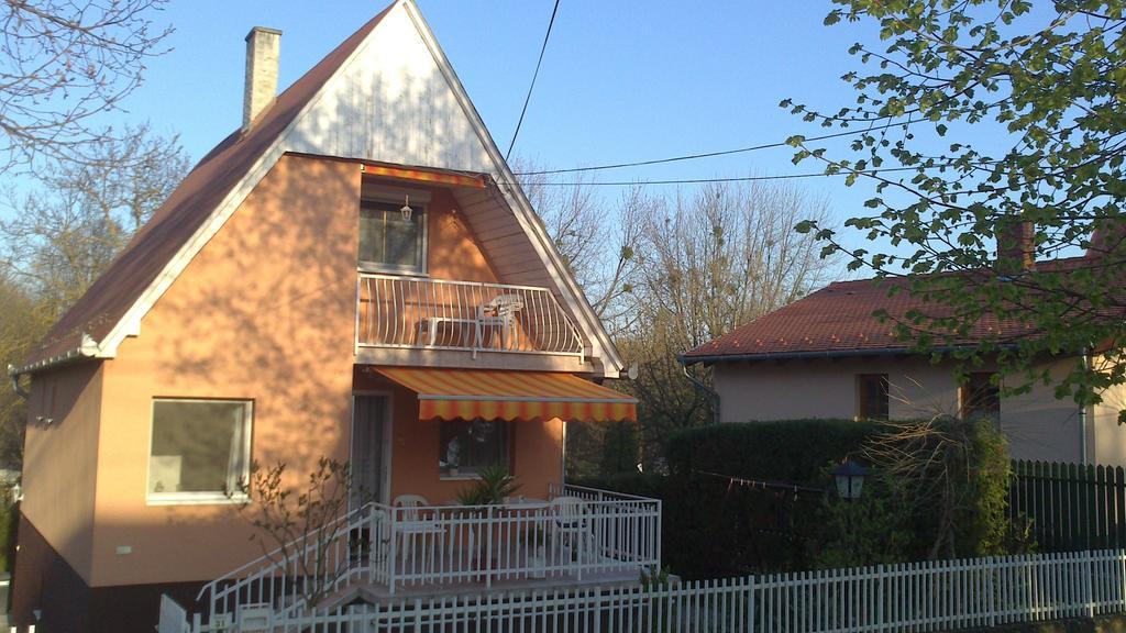 Dóra Apartmanház Zalakaros Exterior foto
